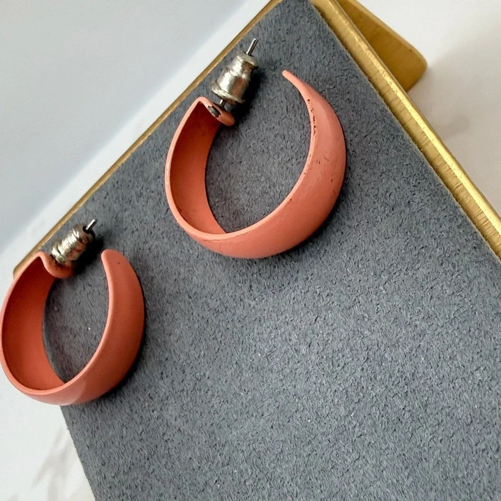 Vintage‎ Coral Pink Silver-Toned U-Shaped Fashion Clip-On Stud Hoop Earrings